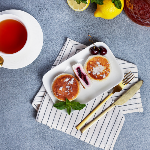 

Сырники Лента Fresh с вишневой начинкой вес