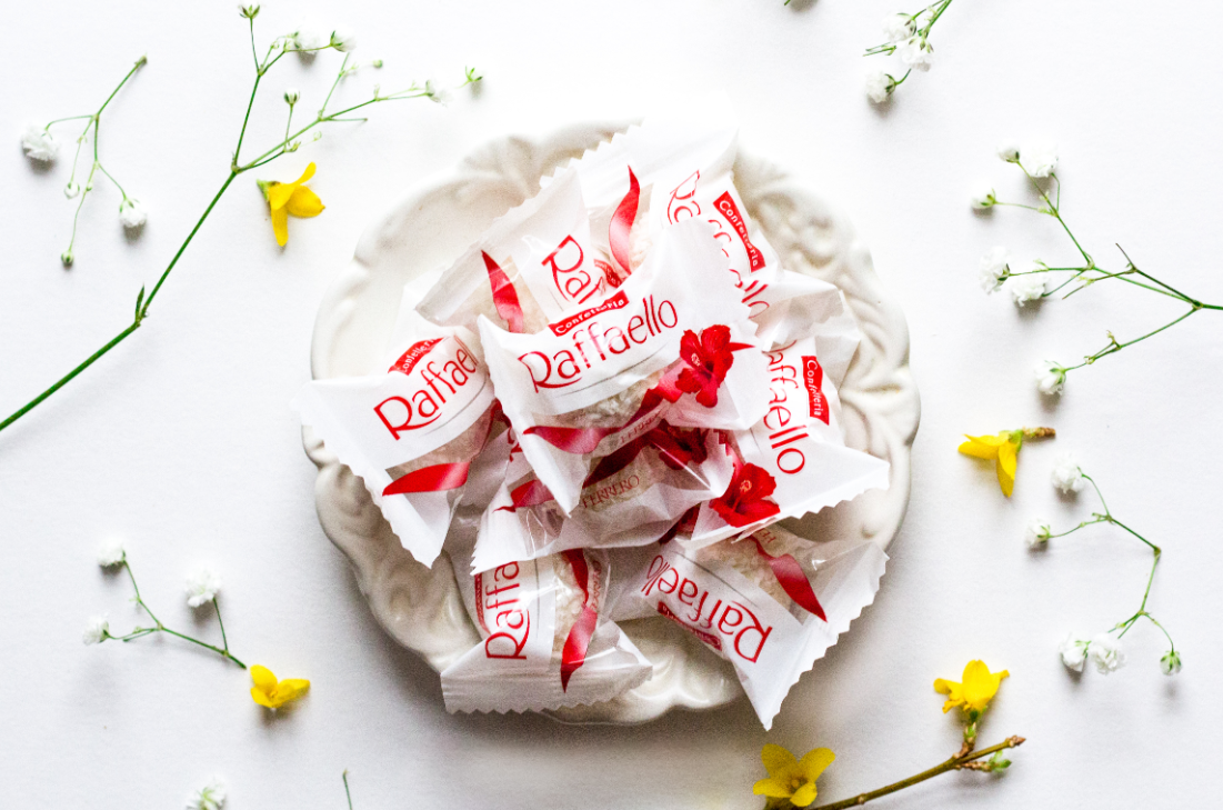 

Конфеты Raffaello с цельным миндальным орехом в кокосовой обсыпке 90 г