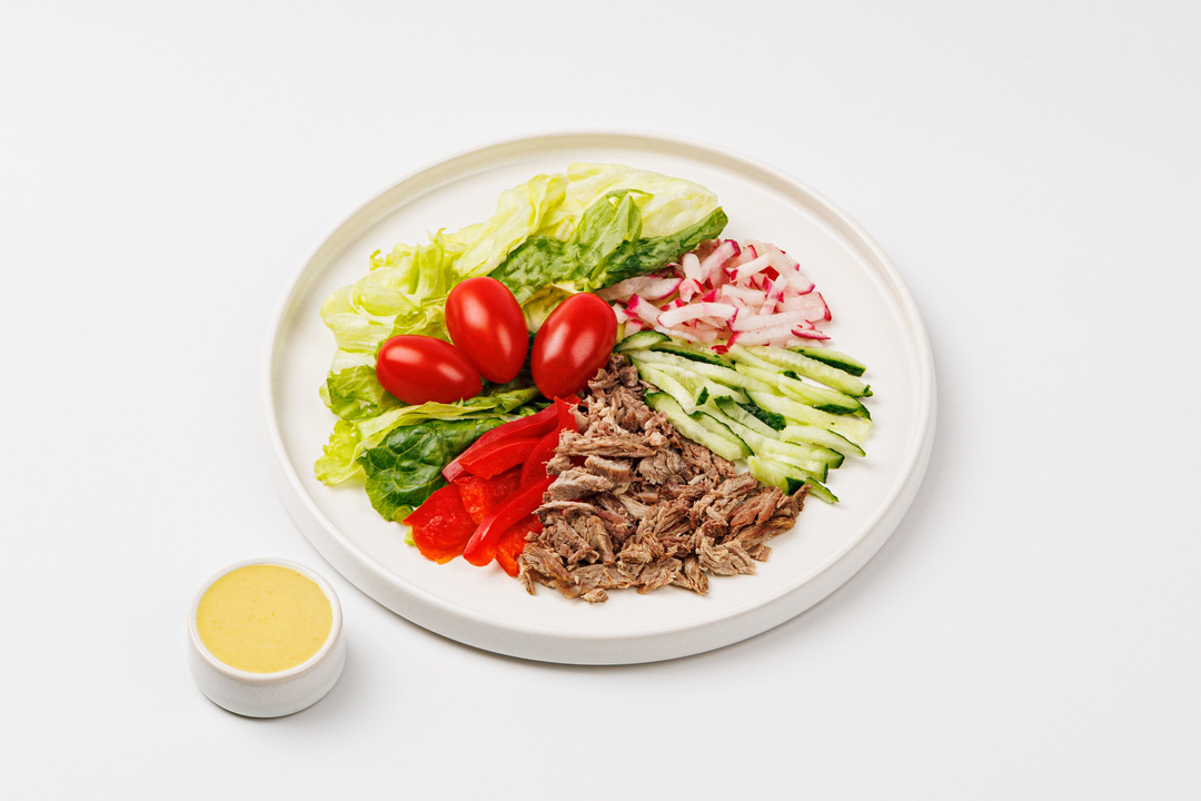 

Боул ВкусВилл с овощами, говядиной и соусом медово-горчичным 175 г