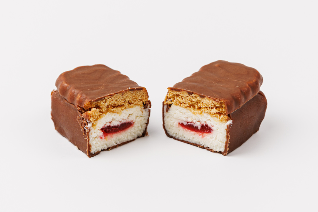 

Сырок творожный Клубника на печенье в шоколаде 5% 40 г