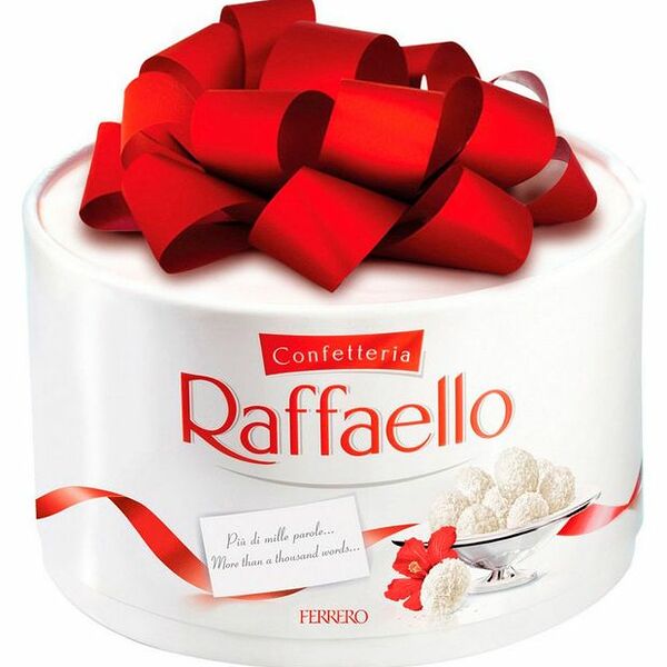 Конфеты Raffaello с цельным миндальным орехом в кокосовой обсыпке 100 г