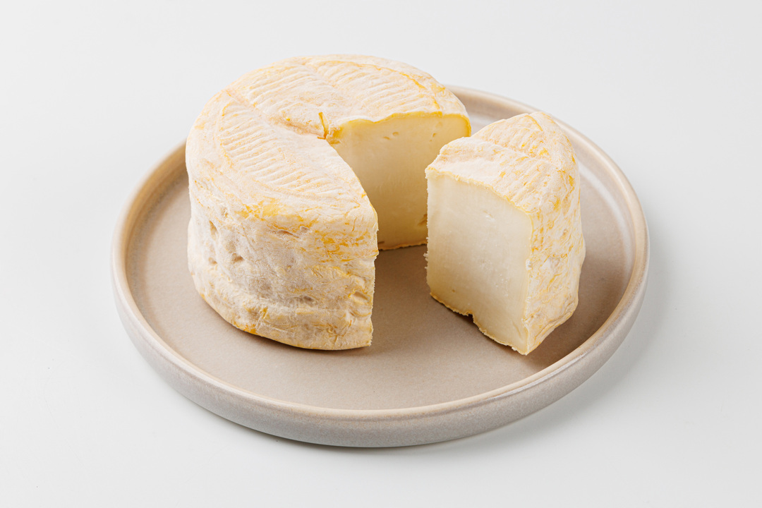 

Сыр ВкусВилл Ле пайе мягкий с мытой корочкой 110 г