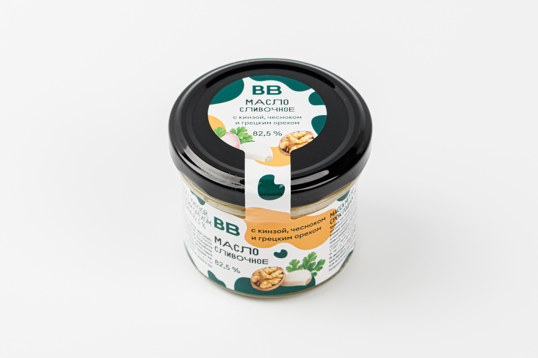 

Масло ВкусВилл сливочное с кинзой, чесноком и грецким орехом 82.5% 125 г