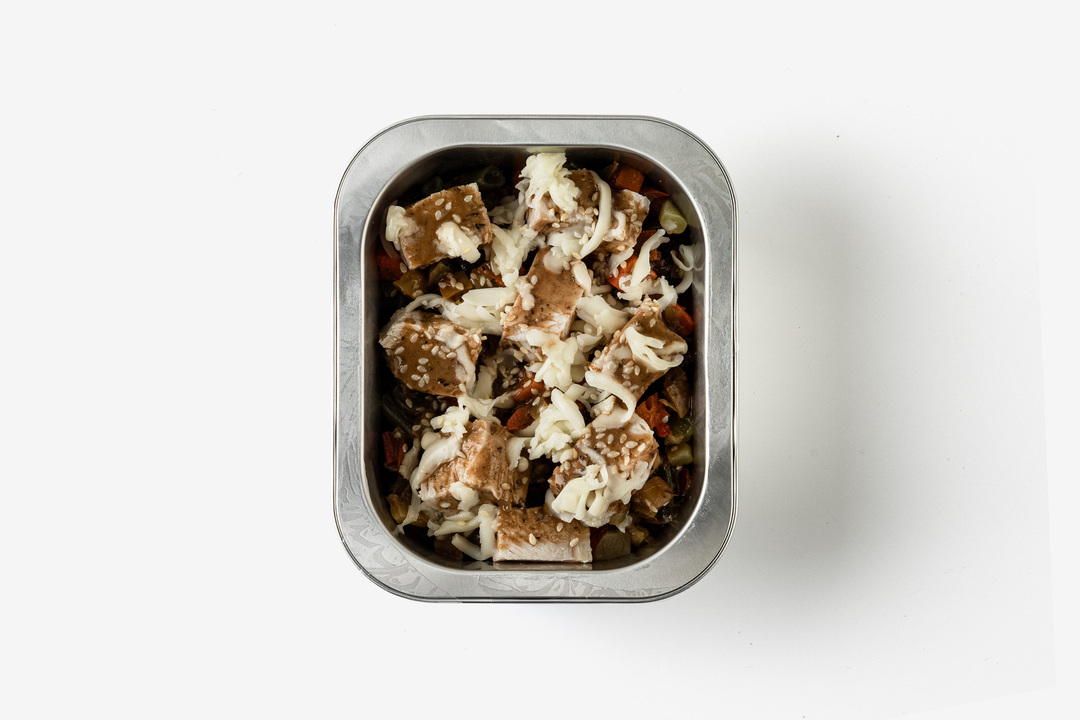 

Индейка с овощами ВкусВилл в соево-кунжутном соусе, су-вид 300 г