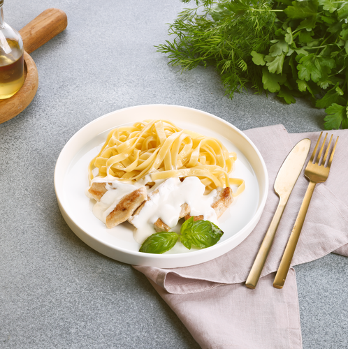 

Тальятелле с курицей и грибами в сливочном соусе 250 г