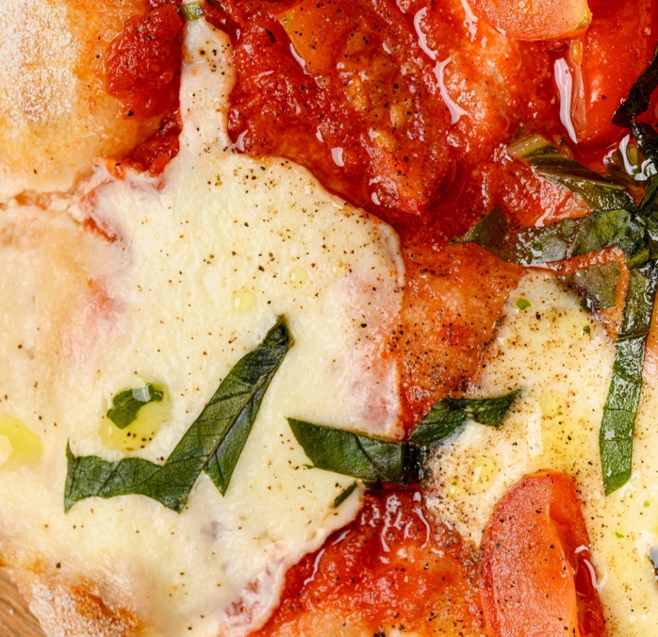 

Пицца Азбука Вкуса со страчетеллой и базиликом 215 г