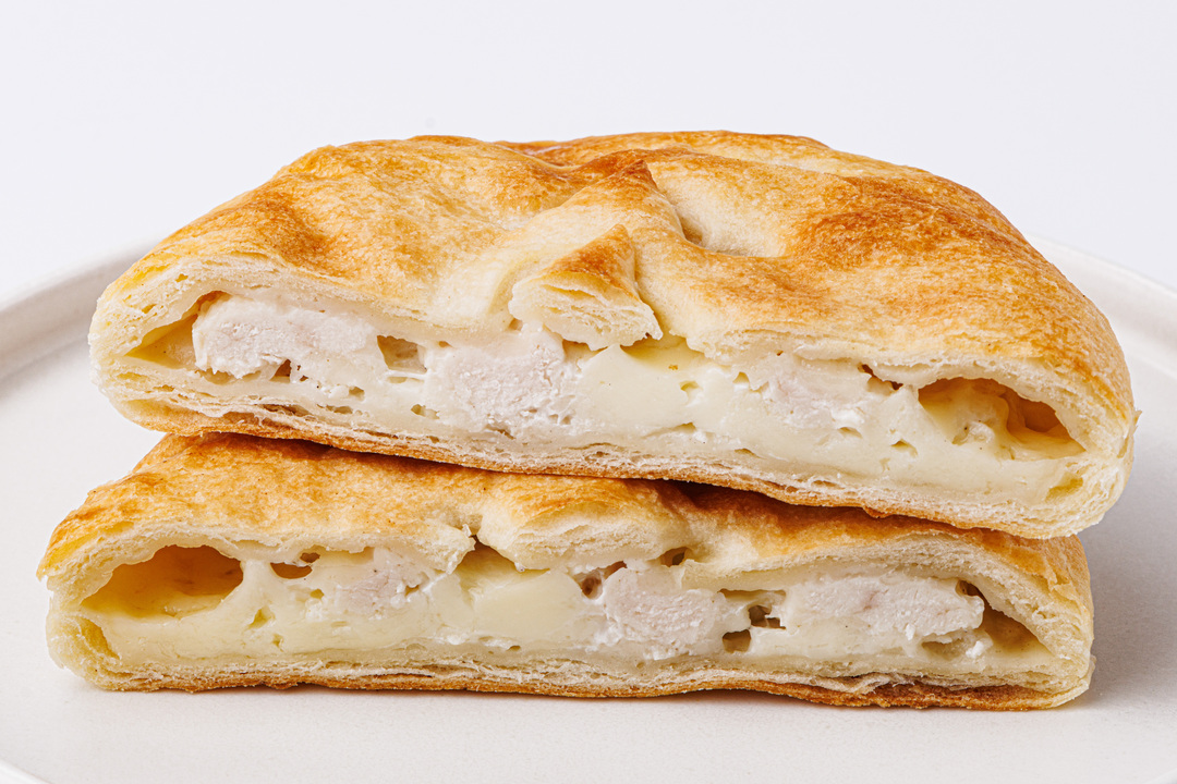 

Мини пирог ВкусВилл с курицей и сыром, кафе 100 г