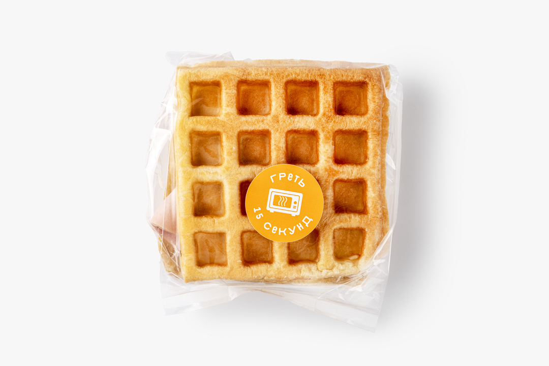 

Вафля-сэндвич с мортаделлой и медово-горчичным соусом 150 г