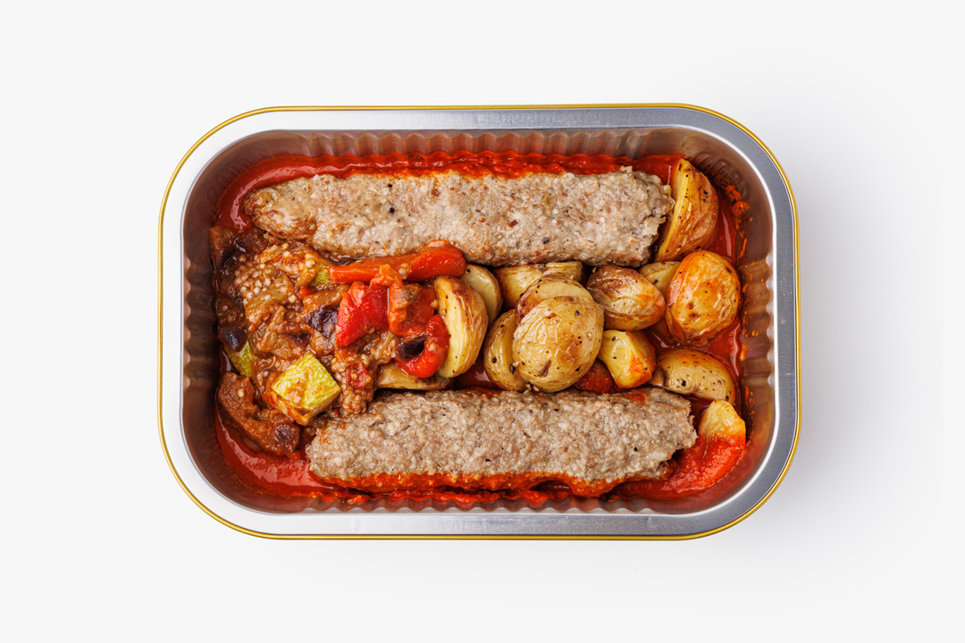 

Люля-кебаб ВкусВилл ШефВилл из индейки с соусом Аджапсандали 500 г