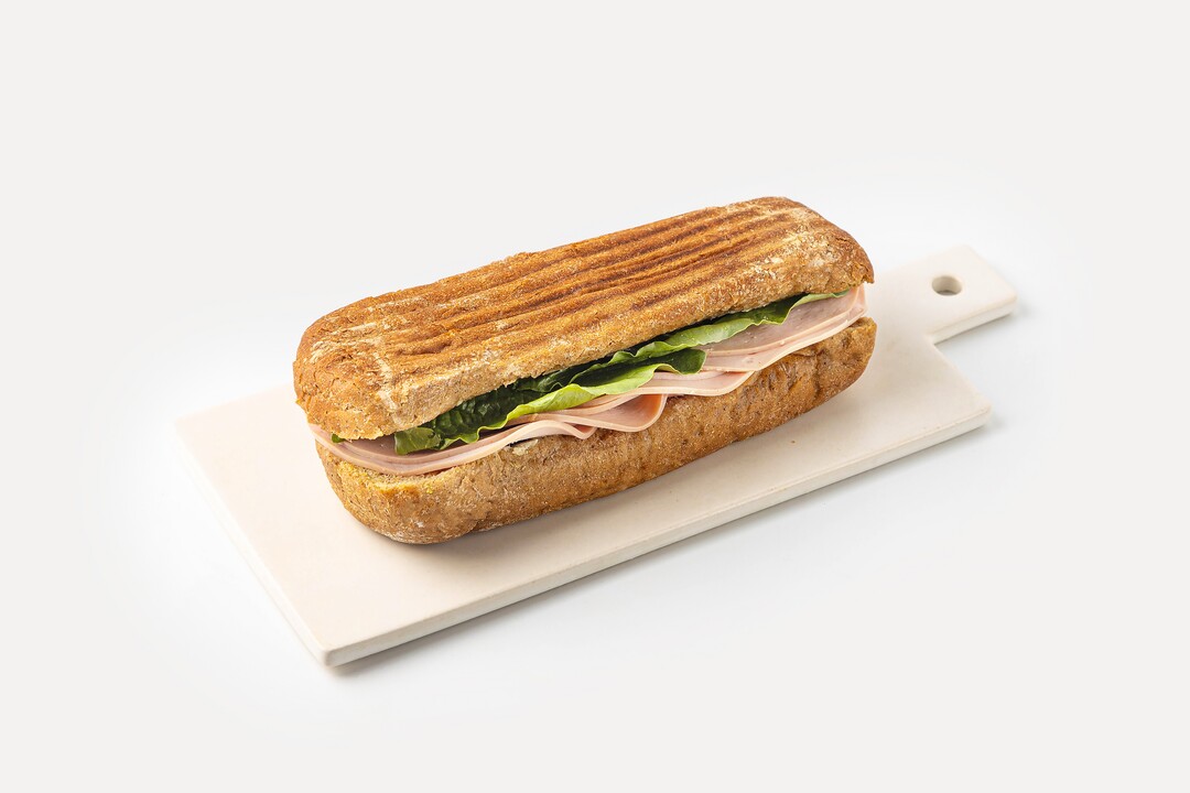 

Панетта с мортаделлой и сыром страчателла 180 г кафе