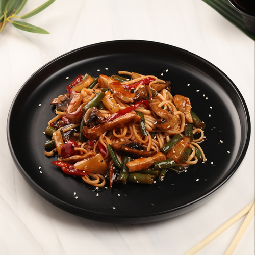 

Куриное филе в кисло-сладком соусе WOK с яичной лапшой, 400 г