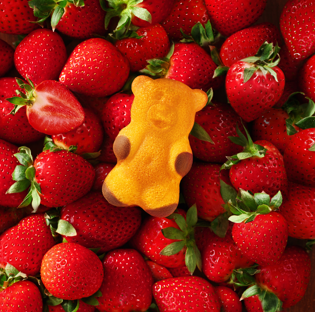 

Пирожное бисквитное Барни Медвежонок с клубничной начинкой 150 г