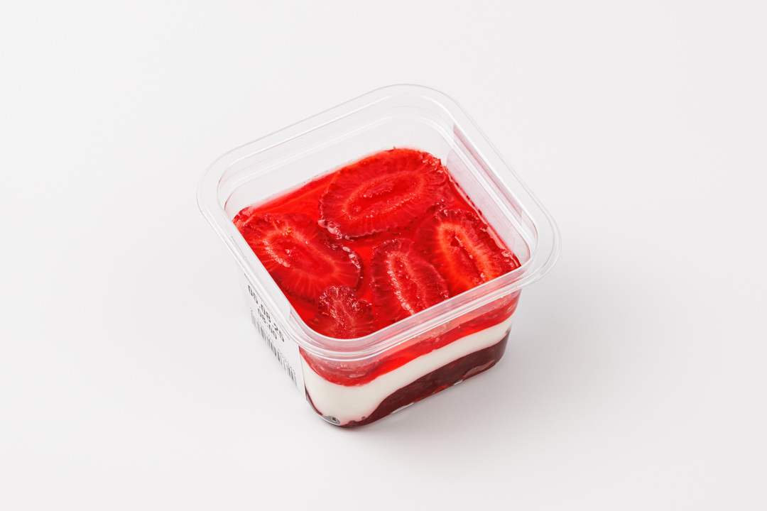 

Десерт ВкусВилл клубничный с сырно-сливочным кремом кафе 150 г