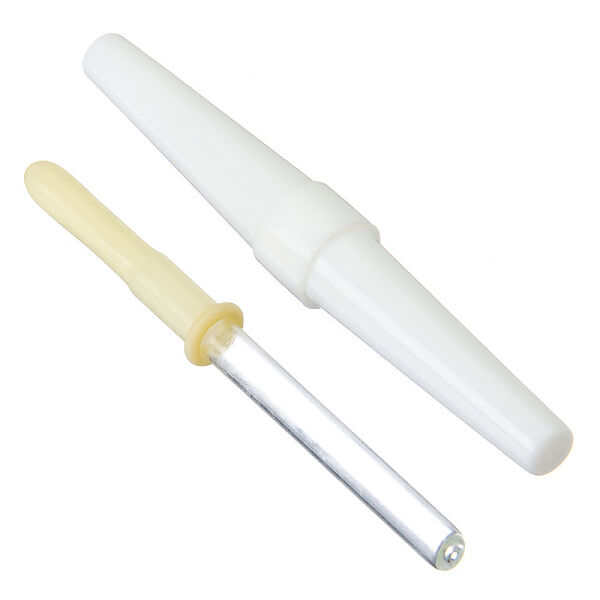 Пипетка офтальмологическая в футляре