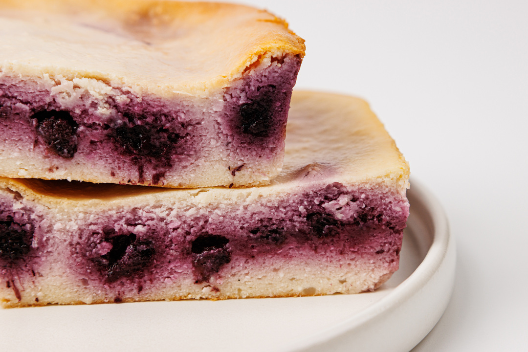 

Запеканка ВкусВилл творожная с черникой 250 г