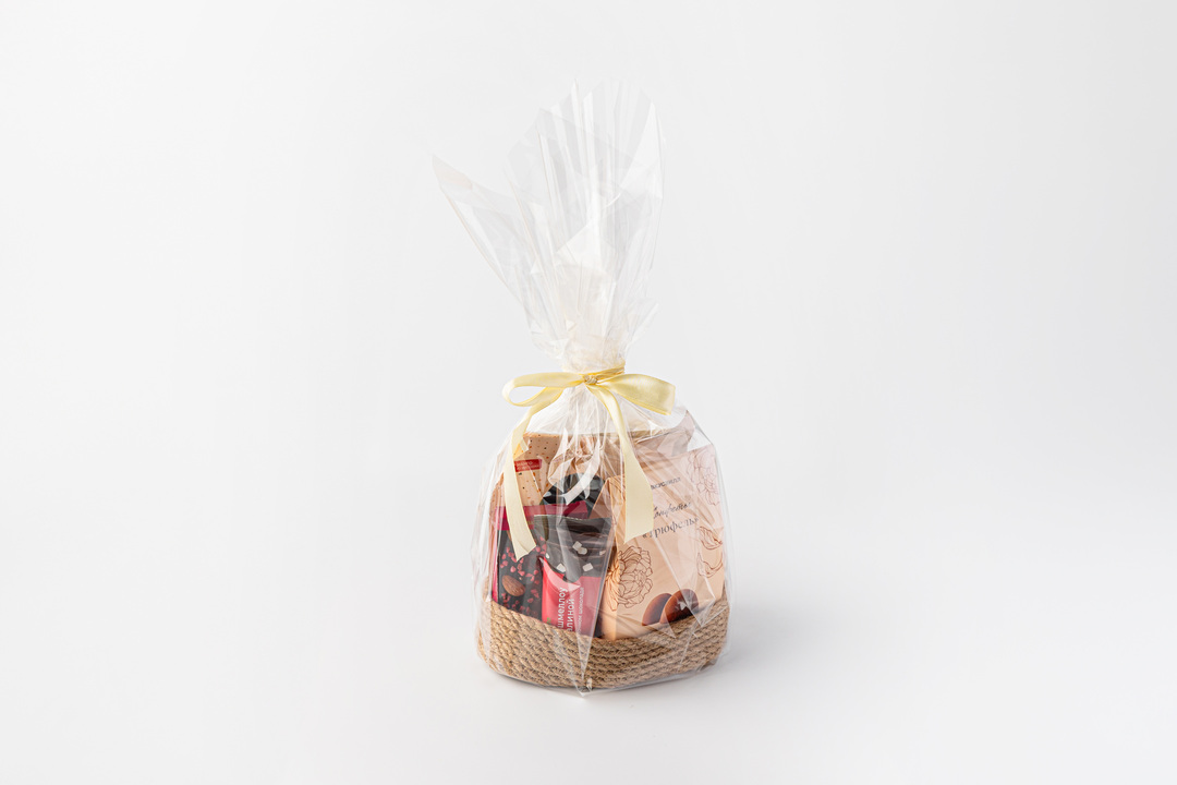 

Набор мини ВкусВилл Чай и шоколад в корзине 1 кг