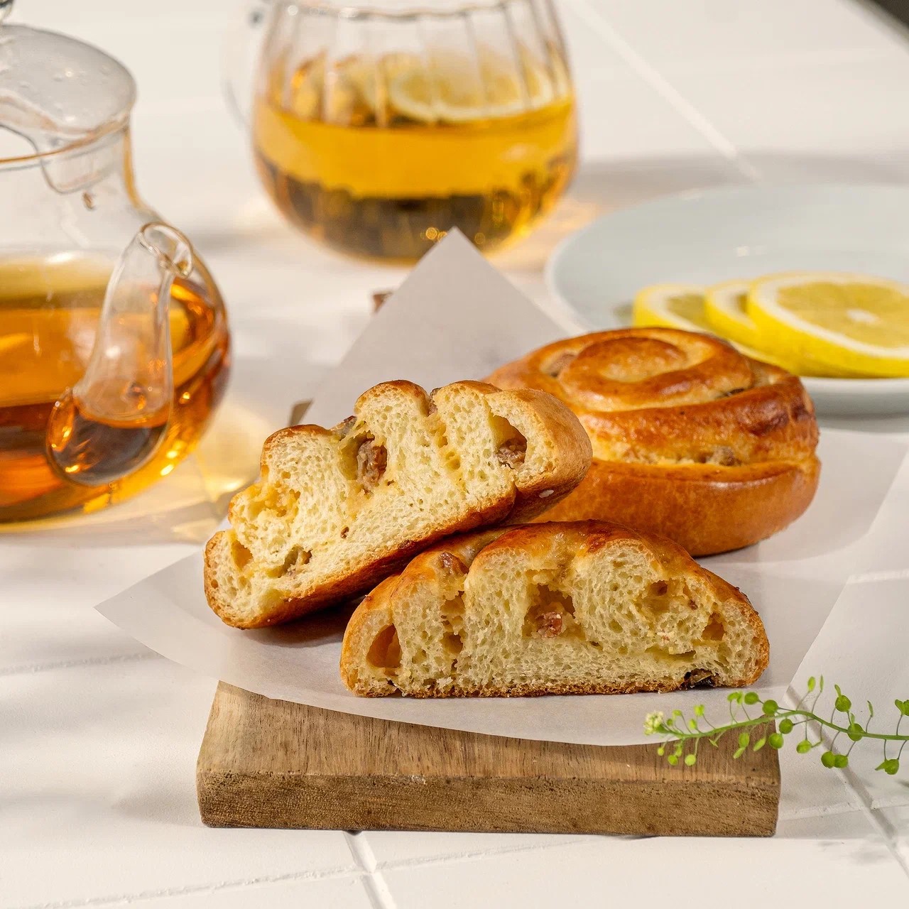 

Улитка Черёмушки с кремом и изюмом 2 шт. x 50 г