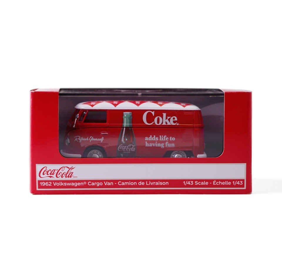 

Машинка модель Motor City Coca-Cola 1962 Volkswagen Cargo Van масштаб 1:43 металлическая возраст 14+