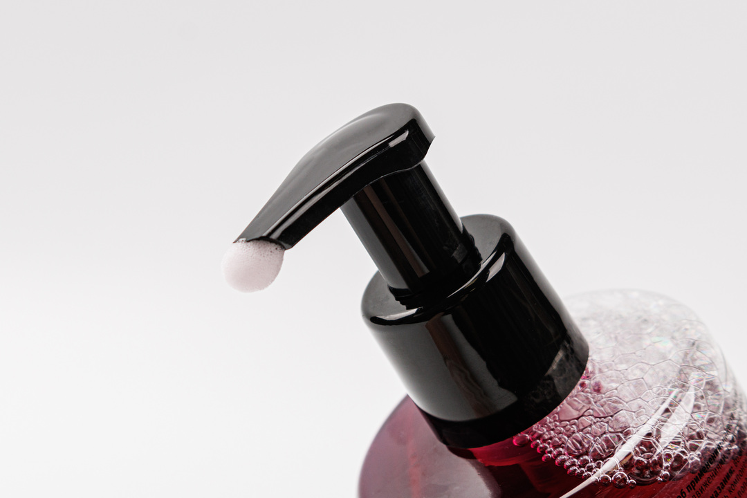 

Пенка для душа ВкусВилл очищающая Смородина 300 мл