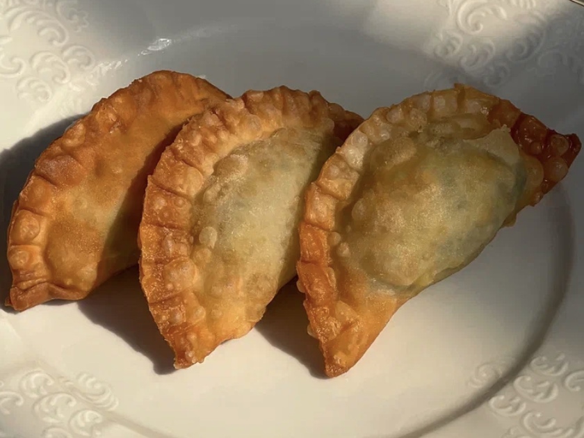 Чебуреки с домашним сыром и шпинатом