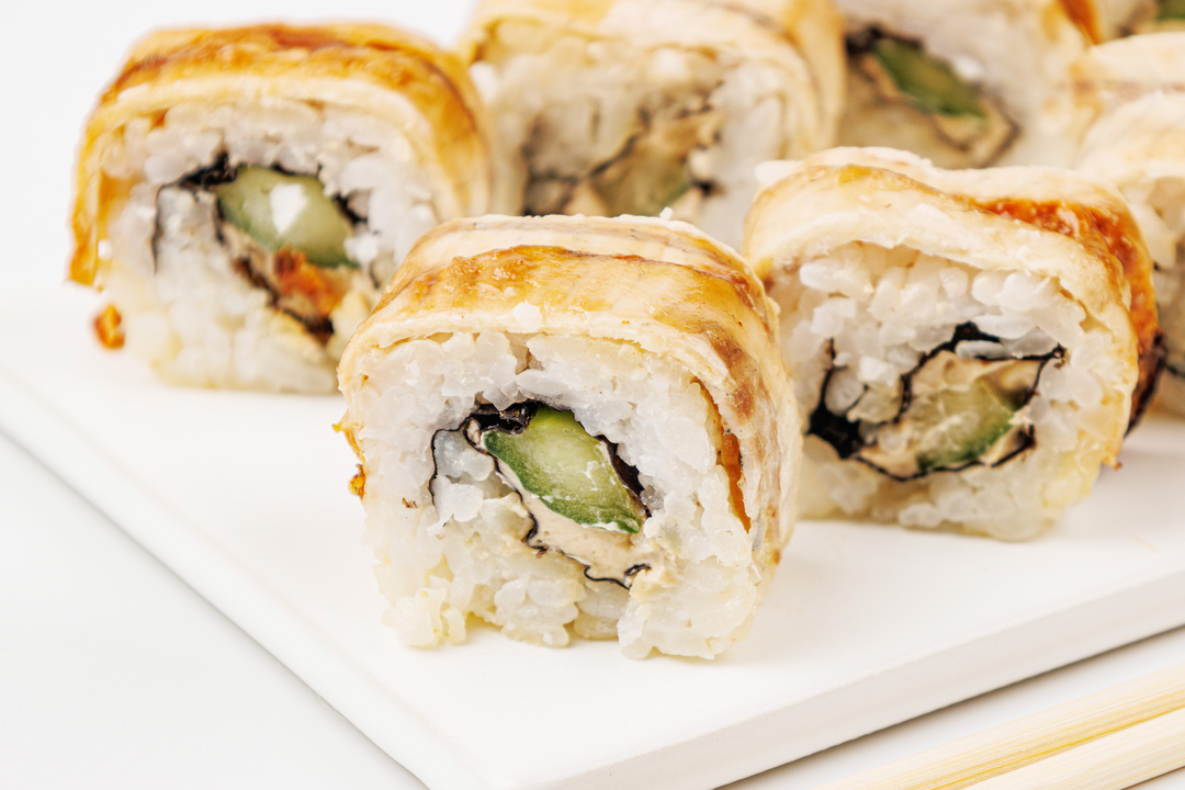 

Ролл Унаги маки ВкусВилл с филе-кусочками речного угря 235 г