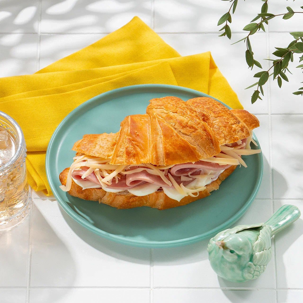 

Круассан Мираторг с ветчиной и сыром 110 г