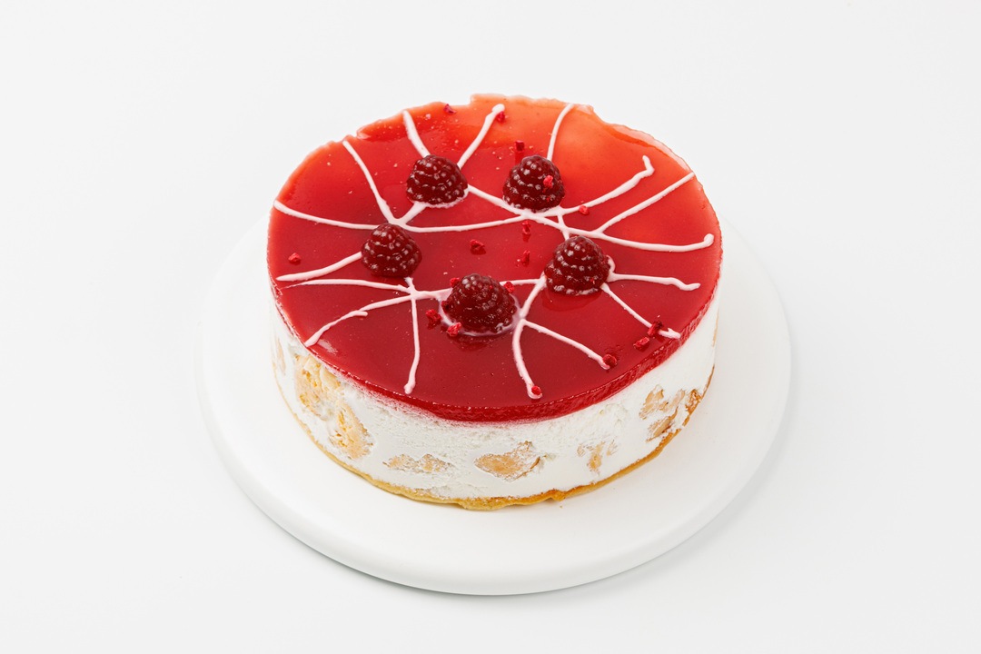 

Торт ВкусВилл Фрамбуас с профитролями и малиной 650 г