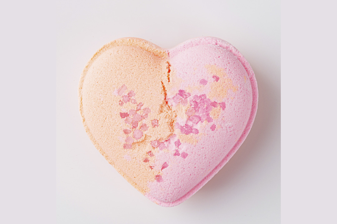 

Бомбочка для ванны с пеной Заветные мечты, аромат инжир и соленая карамель цвет в ассортименте