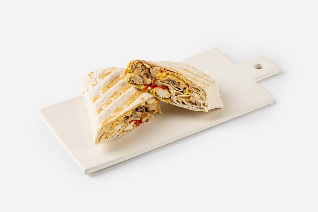 

Сэндвич ролл ВкусВилл с курицей, вешенками и соусом том ям на гриле, кафе, разогрето 200 г