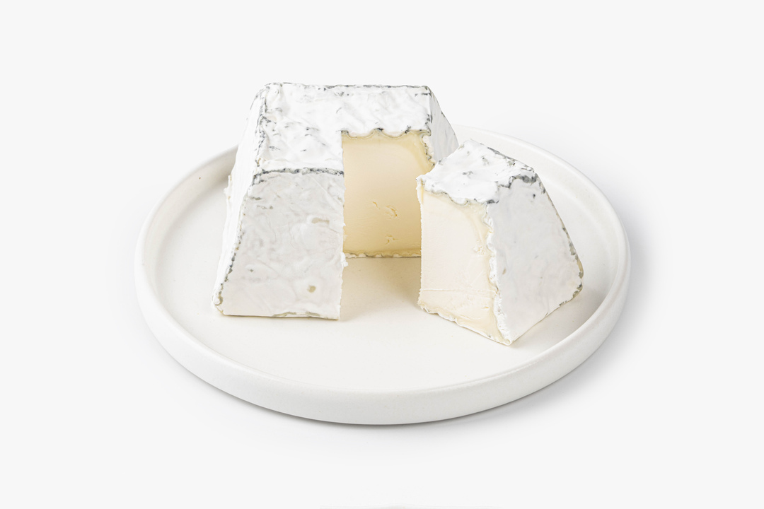 

Сыр козий ВкусВилл Валансе с белой плесенью в золе 150 г