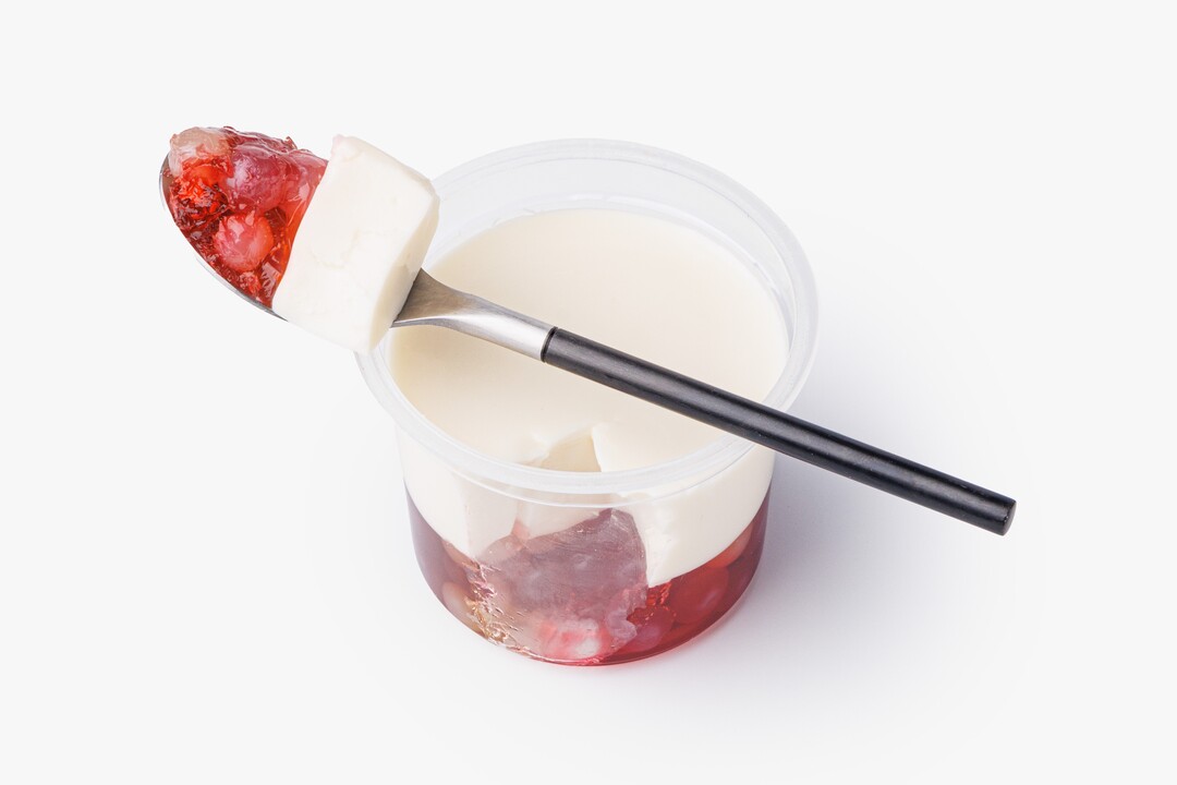 

Панна-котта ВкусВилл с фруктовыми джус-боллами в желе 130 г