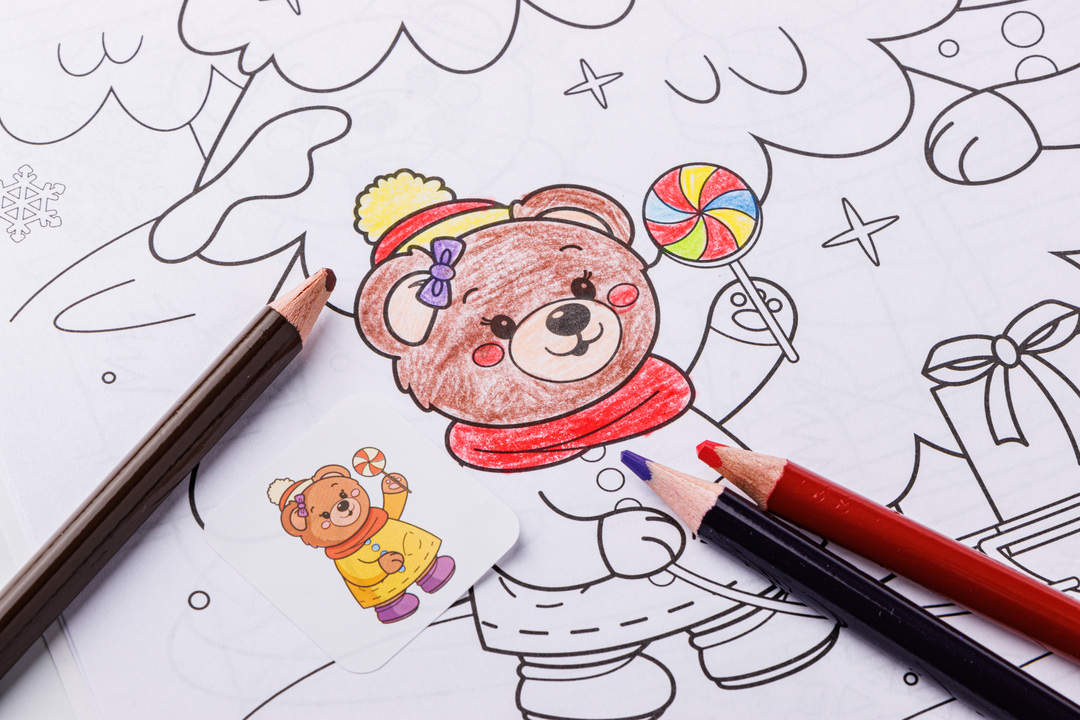 

Раскраска Феникс Мишки и зимние истории с наклейками