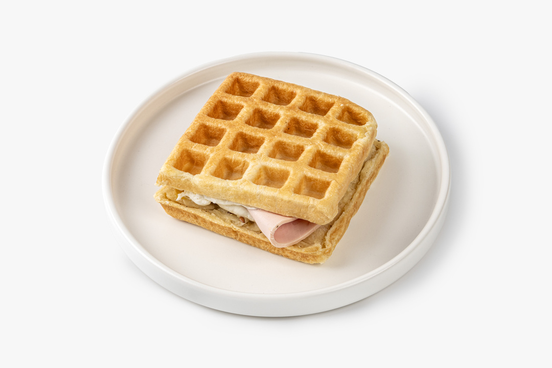 

Вафля-сэндвич с мортаделлой и медово-горчичным соусом 150 г