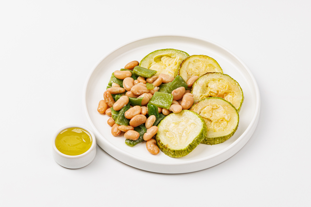 

Салат ВкусВилл с белой фасолью и кабачками гриль 210 г