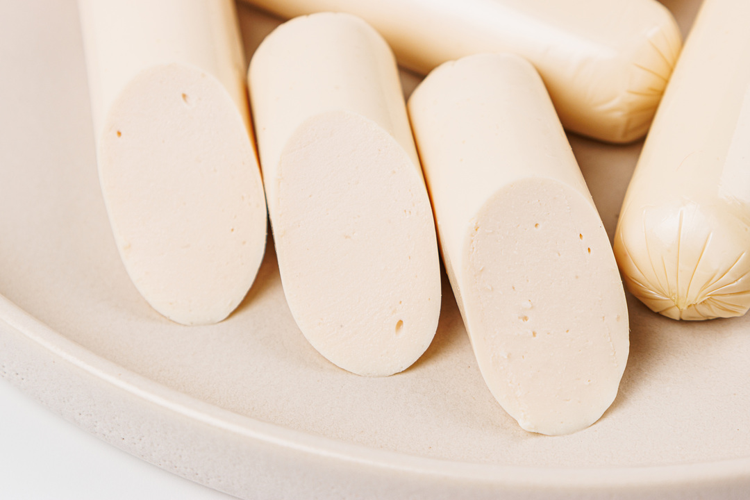 

Сосиски ВкусВилл из мяса кролика с курицей без глютена категории А 240 г