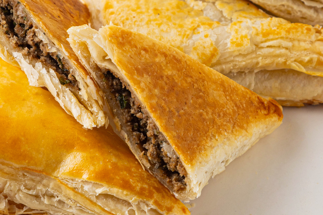 

Хачапури ВкусВилл мини слоеные с мраморной говядиной замороженнные 300 г