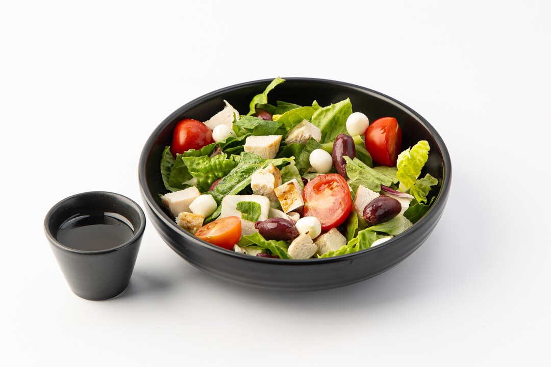 

Салат Нигора ВкусВилл с куриным филе и моцареллой 185 г