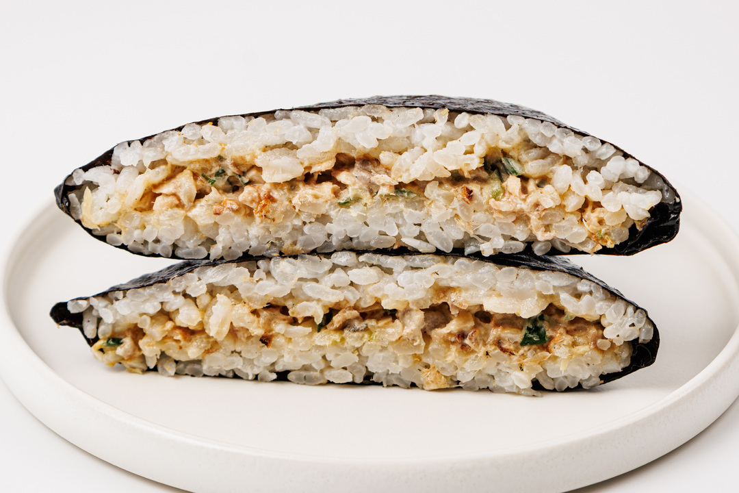 

Суши-сэндвич ВкусВилл с угрём и творожным сыром 160 г