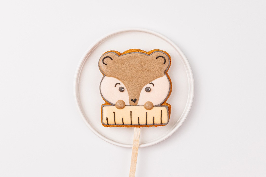 

Пряник имбирный ВкусВилл 1 сентября на палочке 1 шт дизайн в ассортименте