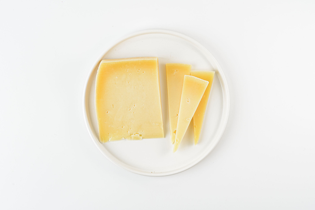 

Сыр полутвердый Гауда Белеген 140 г