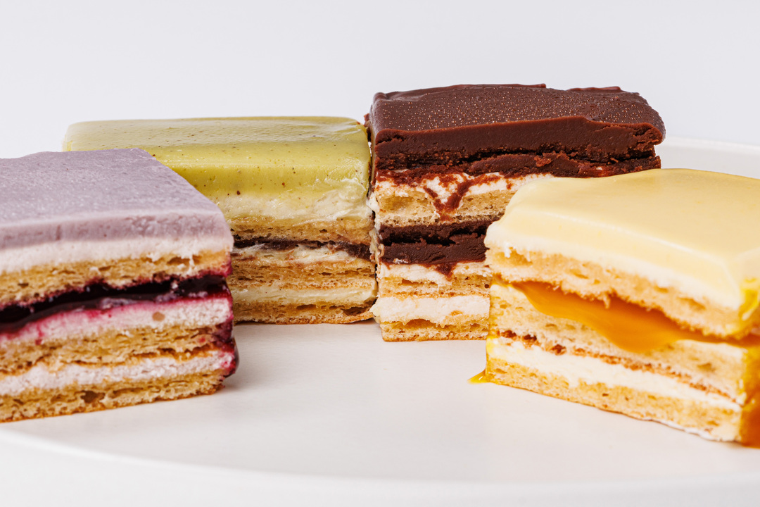 

Набор пирожных ВкусВилл Бисквитное ассорти 4 шт. 280 г