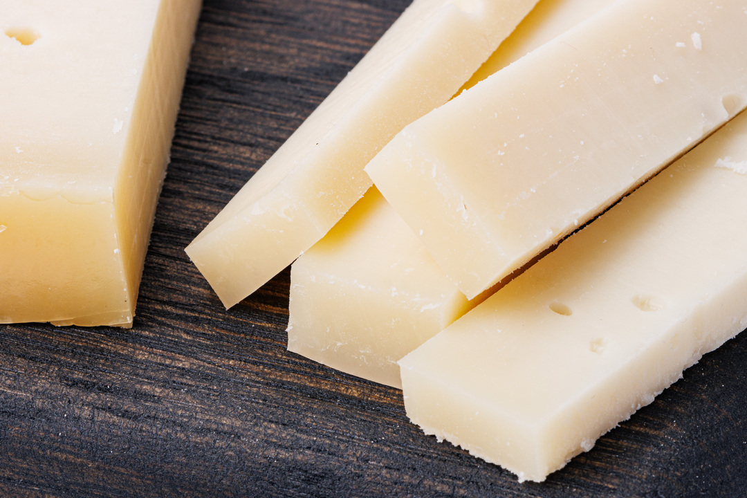 

Сыр ВкусВилл Пармезан 45% 6 месяцев 200 г