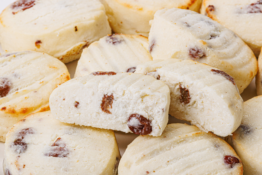 

Сырники ВкусВилл с изюмом на рисовой муке запеченные заморозка 600 г