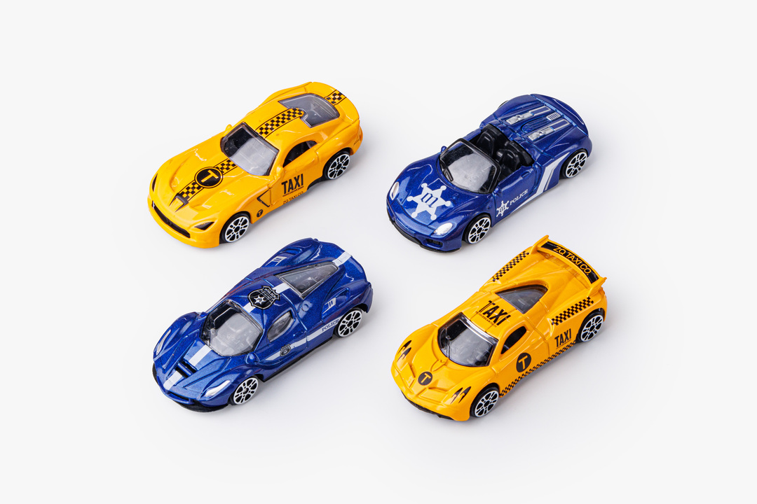 

Машинка металлическая ВкусВилл Такси и полиция в ассортименте 1 шт