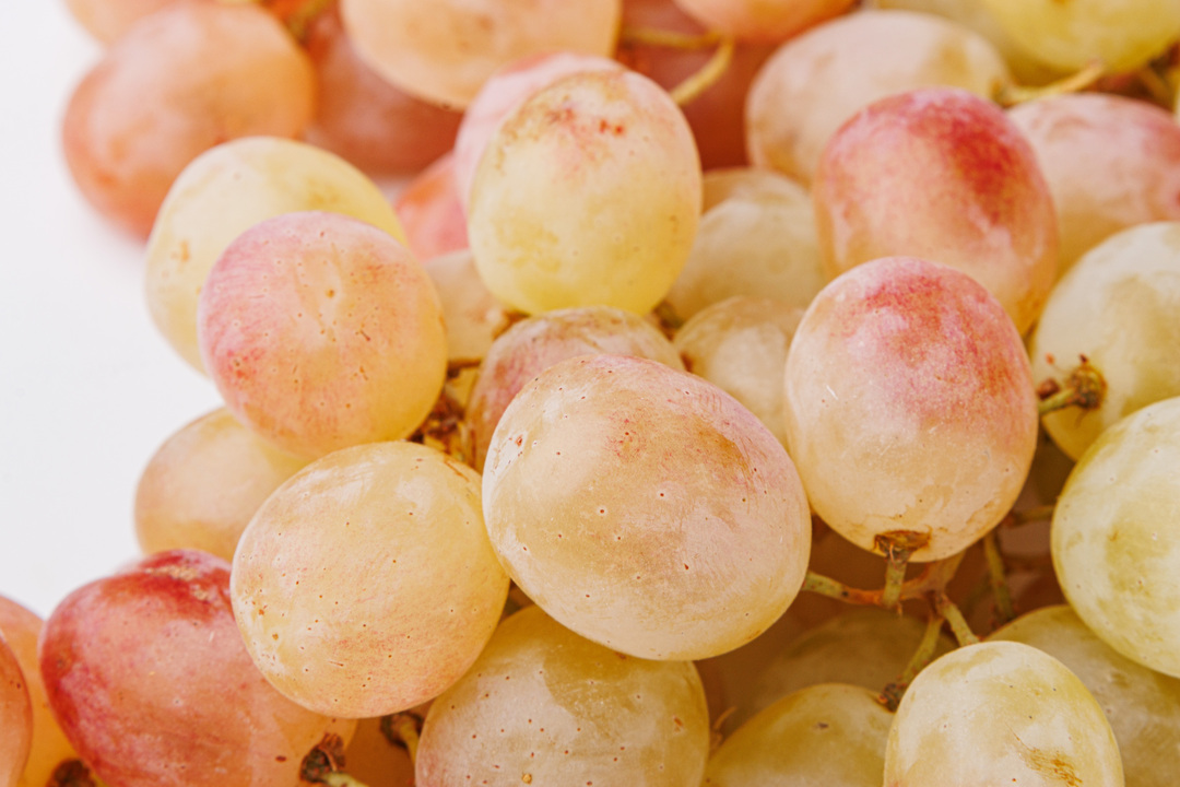 

Виноград розовый десертный вес