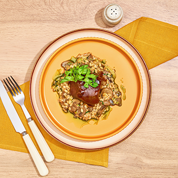 

Говяжьи щёчки с полбой, грибами и луком-пореем Азбука вкуса, 200 г