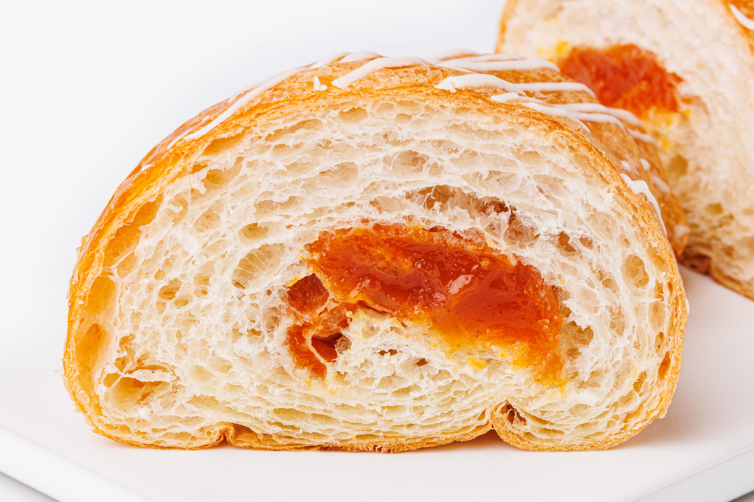 

Круассан ВкусВилл с заварным кремом и облепиховым конфитюром, кафе 90 г