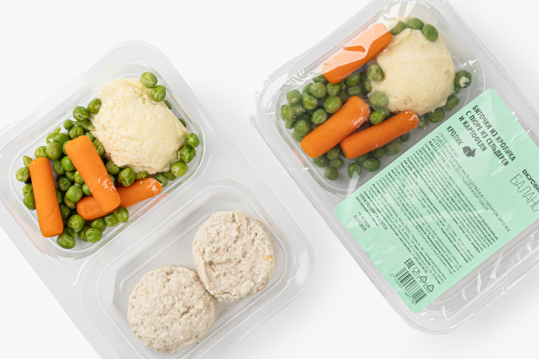 

Биточки из кролика с пюре из сельдерея и картофеля 190 г