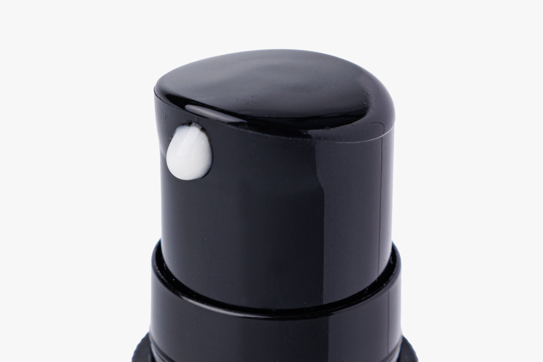 

Сыворотка для лица ВкусВилл с церамидами и экстрактом розы 30 мл