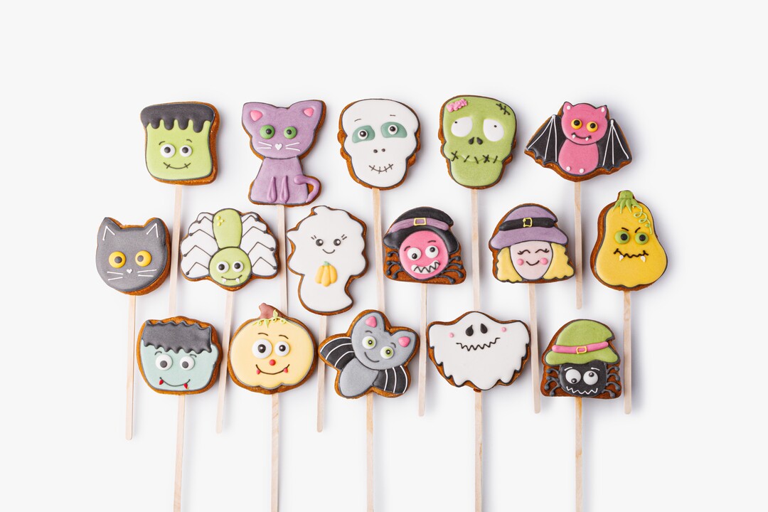 

Пряник ВкусВилл имбирный Монстрики на палочке в ассортименте 40 г 1 шт